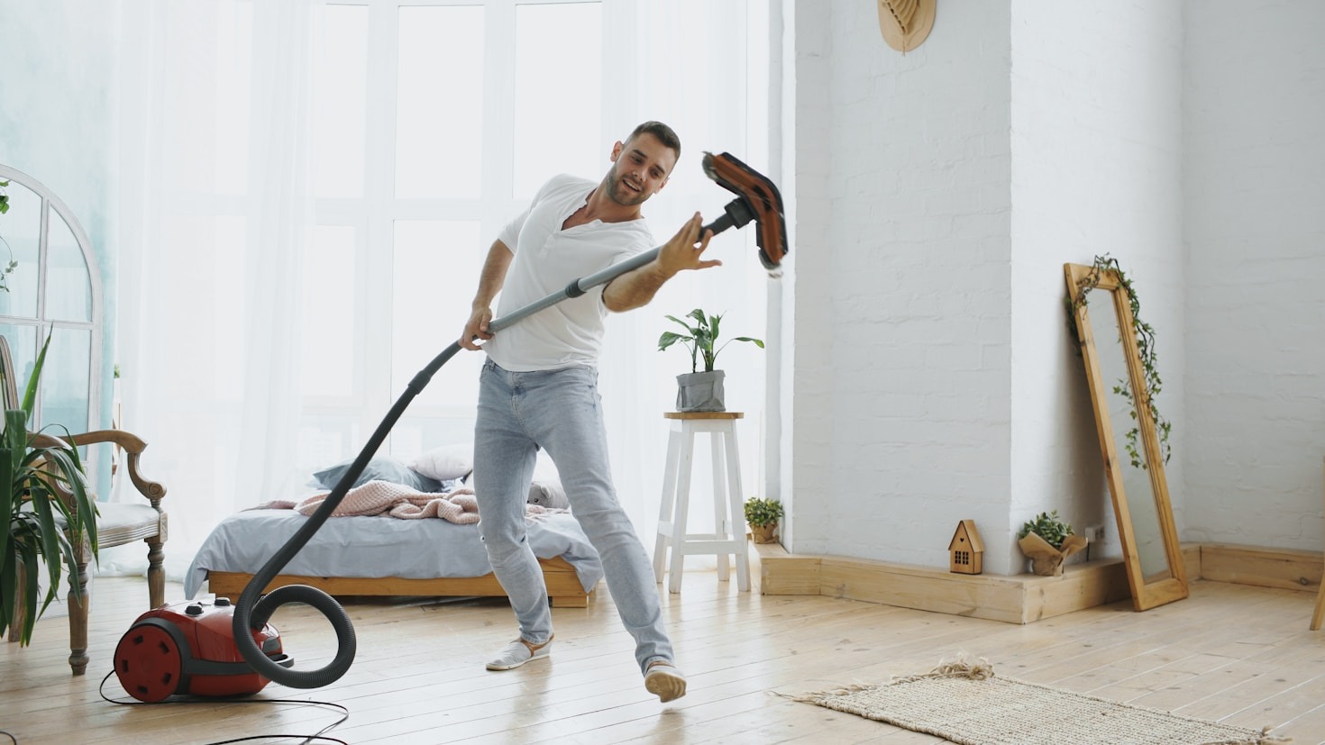How Clean Spaces Improve Productivity and Health